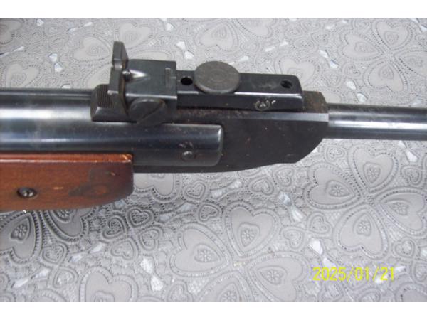 een mooie en goede 5.5 mm luchtbuks  diana  model 35